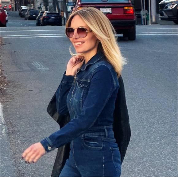 Meet your Posher, Ewa - Picture 1 of 1